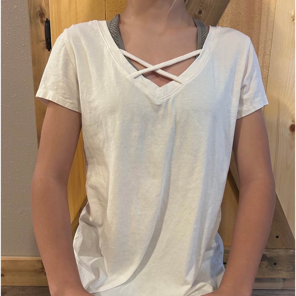 * 🤑💰🤑 3/$10.00 budle item 🤑💰🤑
Euc women’s pro player crisscross top